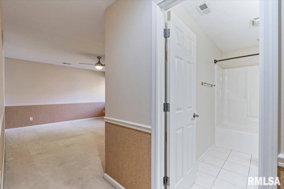 16808 River Road North, Cordova, IL 61242