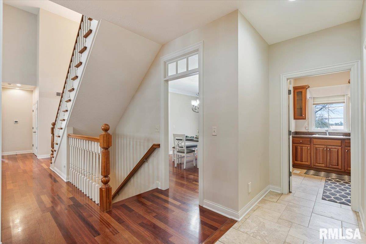 16808 River Road North, Cordova, IL 61242