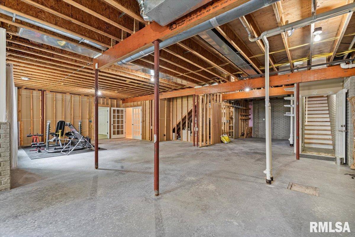 16808 River Road North, Cordova, IL 61242