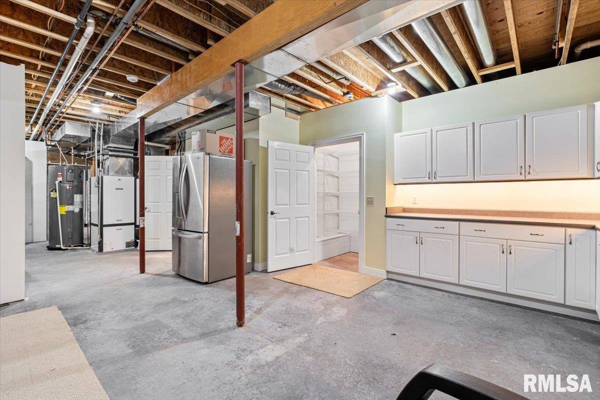 16808 River Road North, Cordova, IL 61242