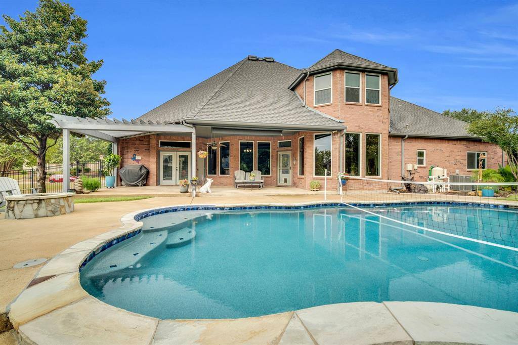106 Country Ridge Court, Red Oak, TX 75154