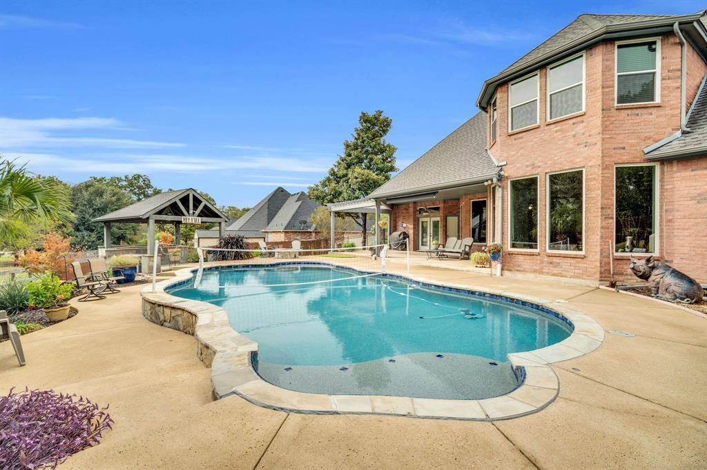 106 Country Ridge Court, Red Oak, TX 75154