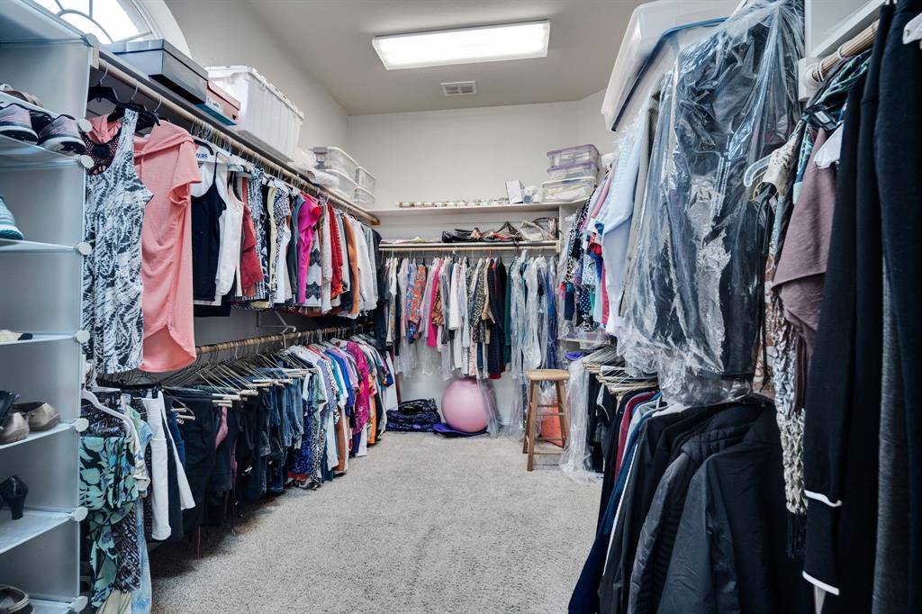 106 Country Ridge Court, Red Oak, TX 75154