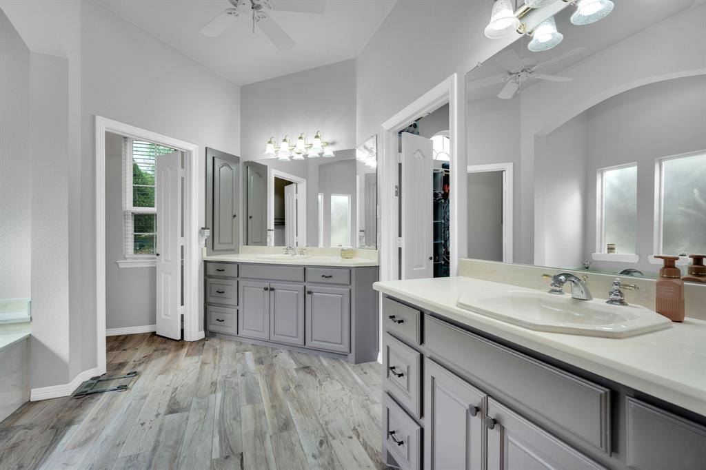 106 Country Ridge Court, Red Oak, TX 75154