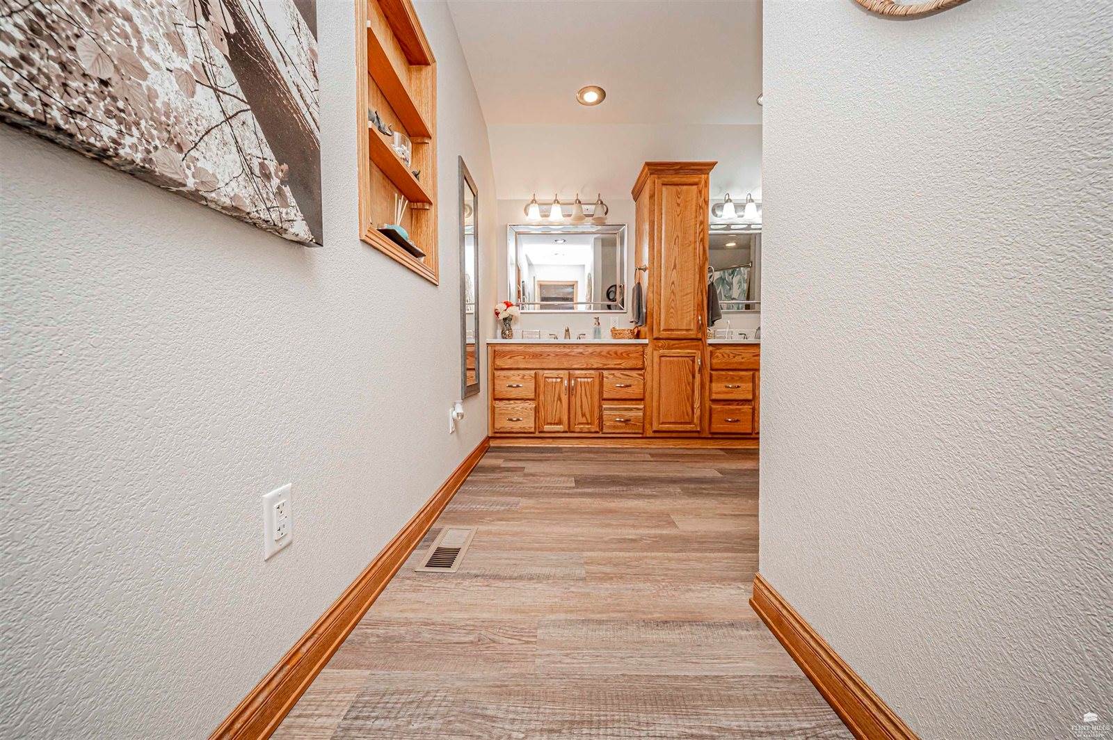 706 Grove Street, Wakefield, KS 67487