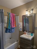 4618 Thornwood Road, Charlotte, NC 28213