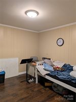 4618 Thornwood Road, Charlotte, NC 28213