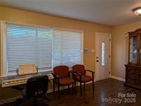 4618 Thornwood Road, Charlotte, NC 28213