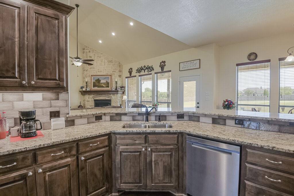5830 Shiloh Forest Drive, Midlothian, TX 76065