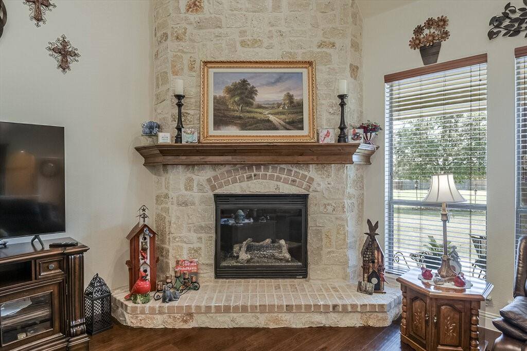 5830 Shiloh Forest Drive, Midlothian, TX 76065