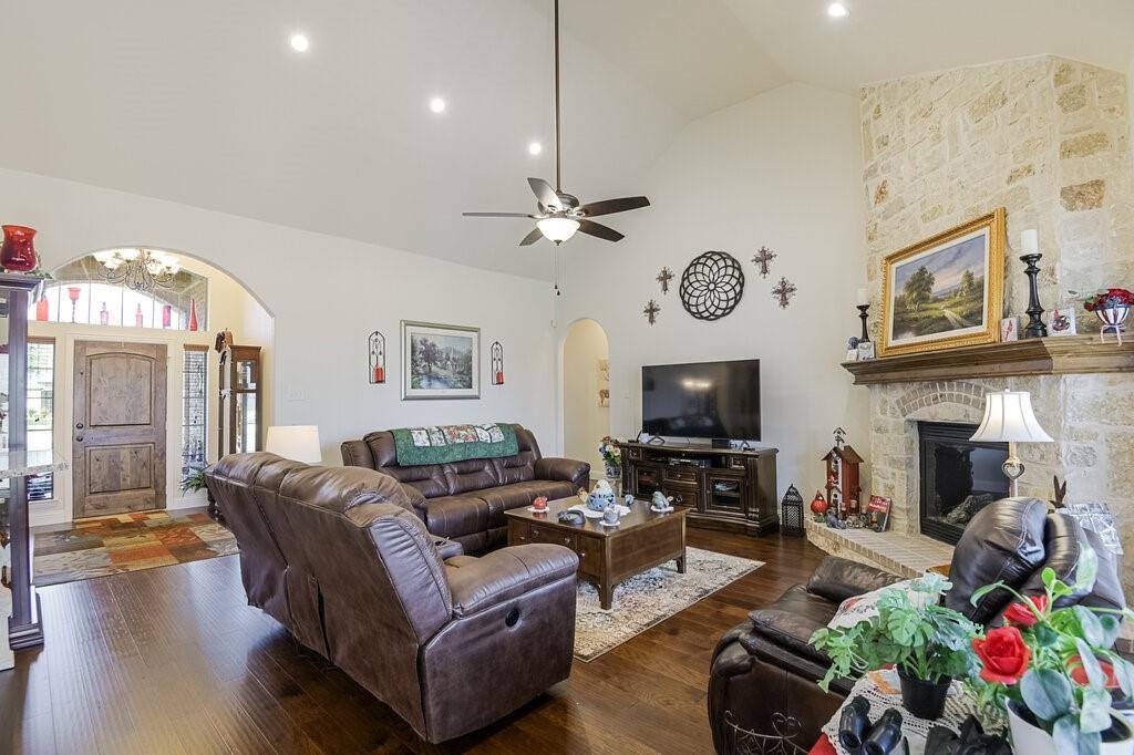 5830 Shiloh Forest Drive, Midlothian, TX 76065
