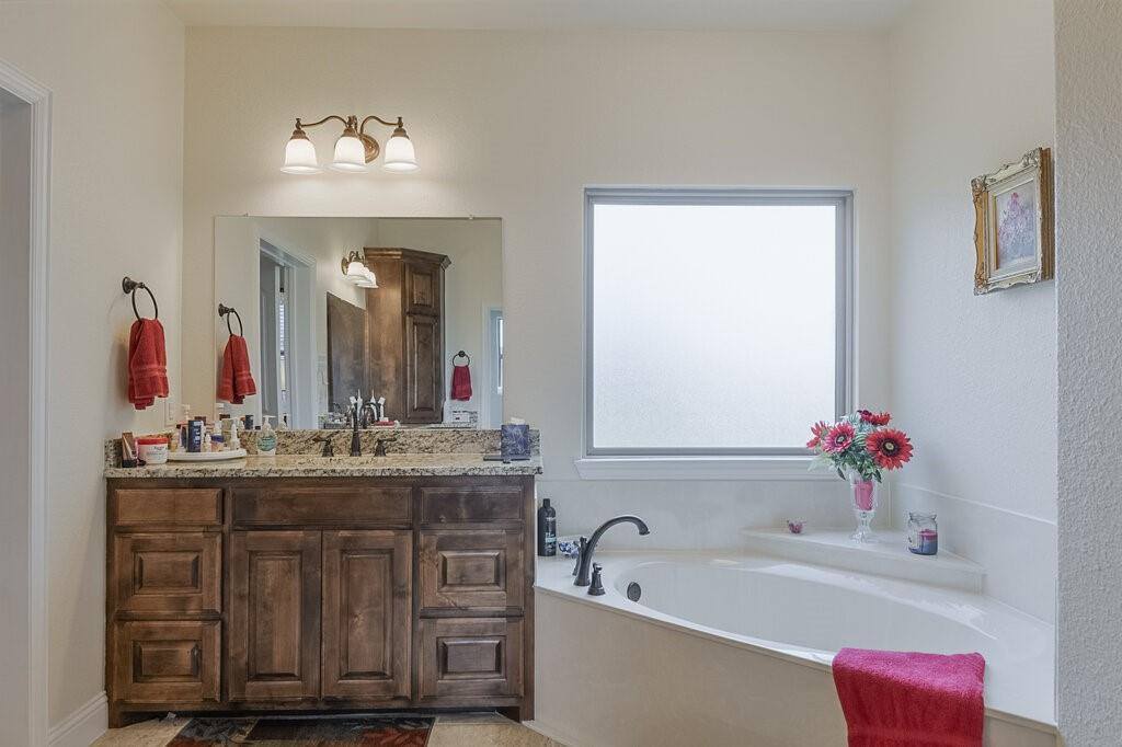 5830 Shiloh Forest Drive, Midlothian, TX 76065