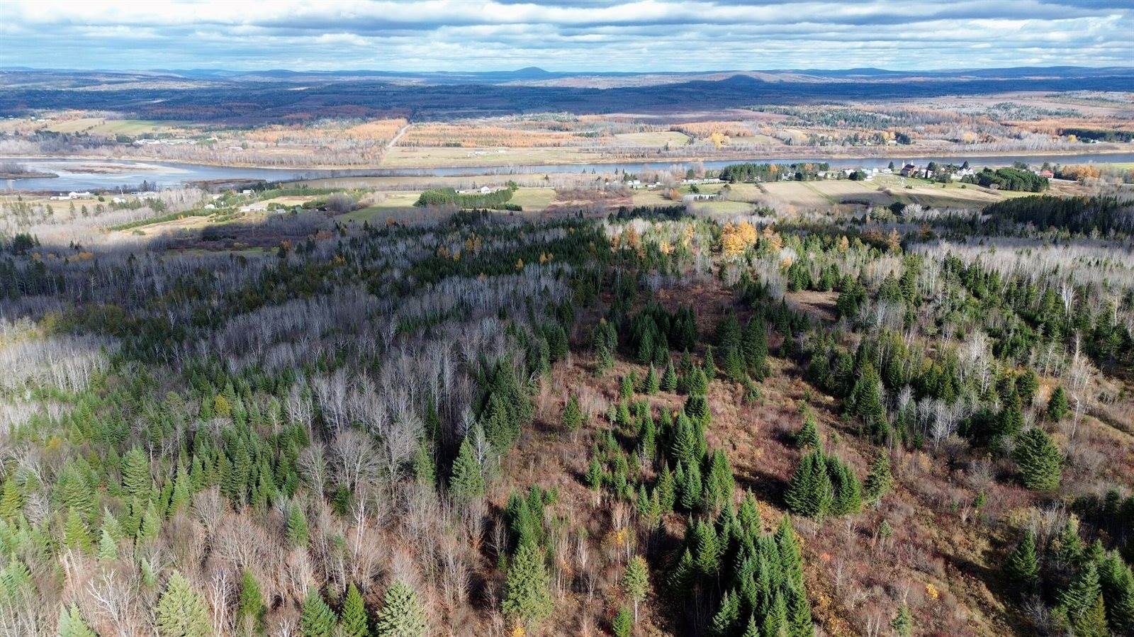 M45L10 Main Street, Grand Isle, ME 04746