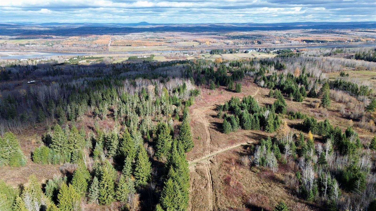 M45L10 Main Street, Grand Isle, ME 04746