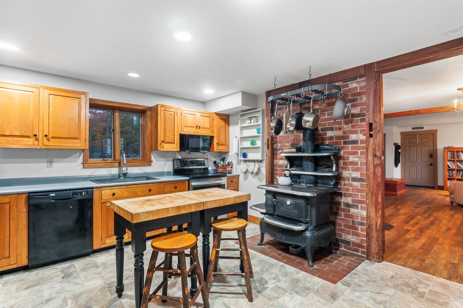 1588 Pond Road, Mount Vernon, ME 04352