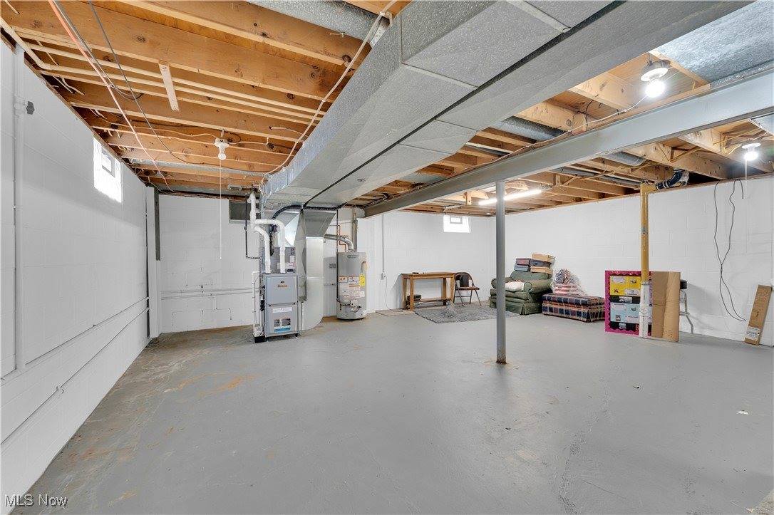 608 Maplewood Avenue, Struthers, OH 44471