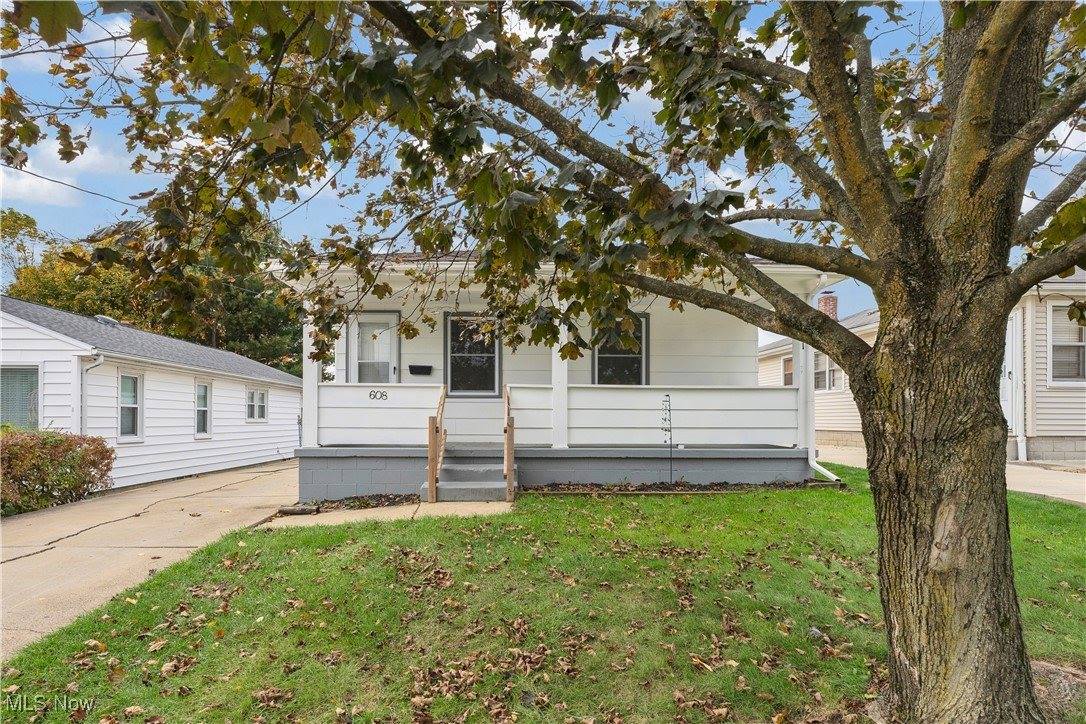 608 Maplewood Avenue, Struthers, OH 44471