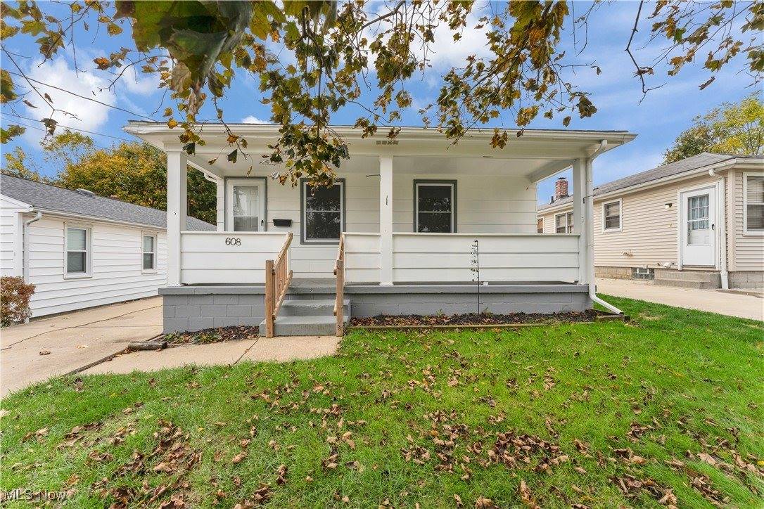 608 Maplewood Avenue, Struthers, OH 44471
