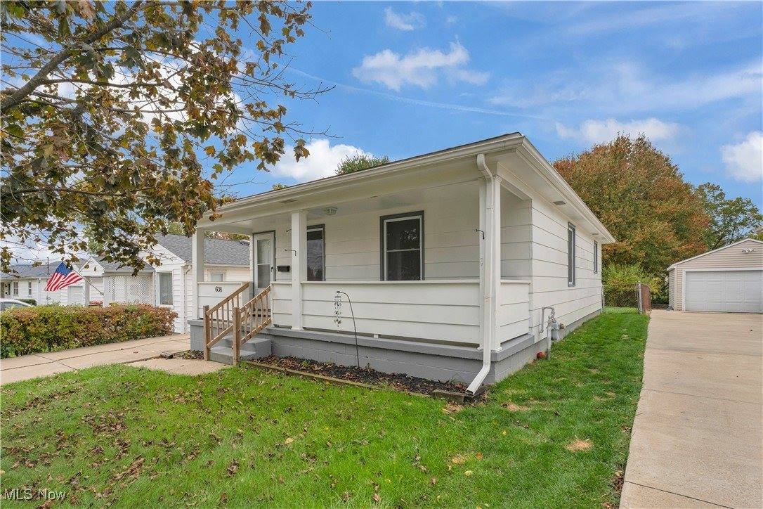 608 Maplewood Avenue, Struthers, OH 44471