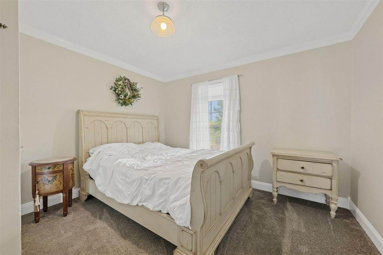 24 Nora Mae Lane, Beechmont, KY 42323