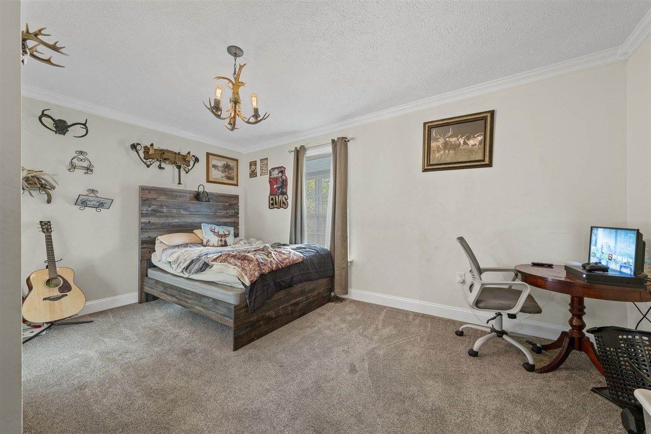 24 Nora Mae Lane, Beechmont, KY 42323