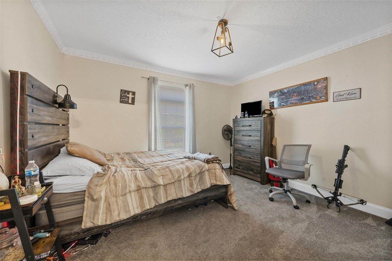 24 Nora Mae Lane, Beechmont, KY 42323