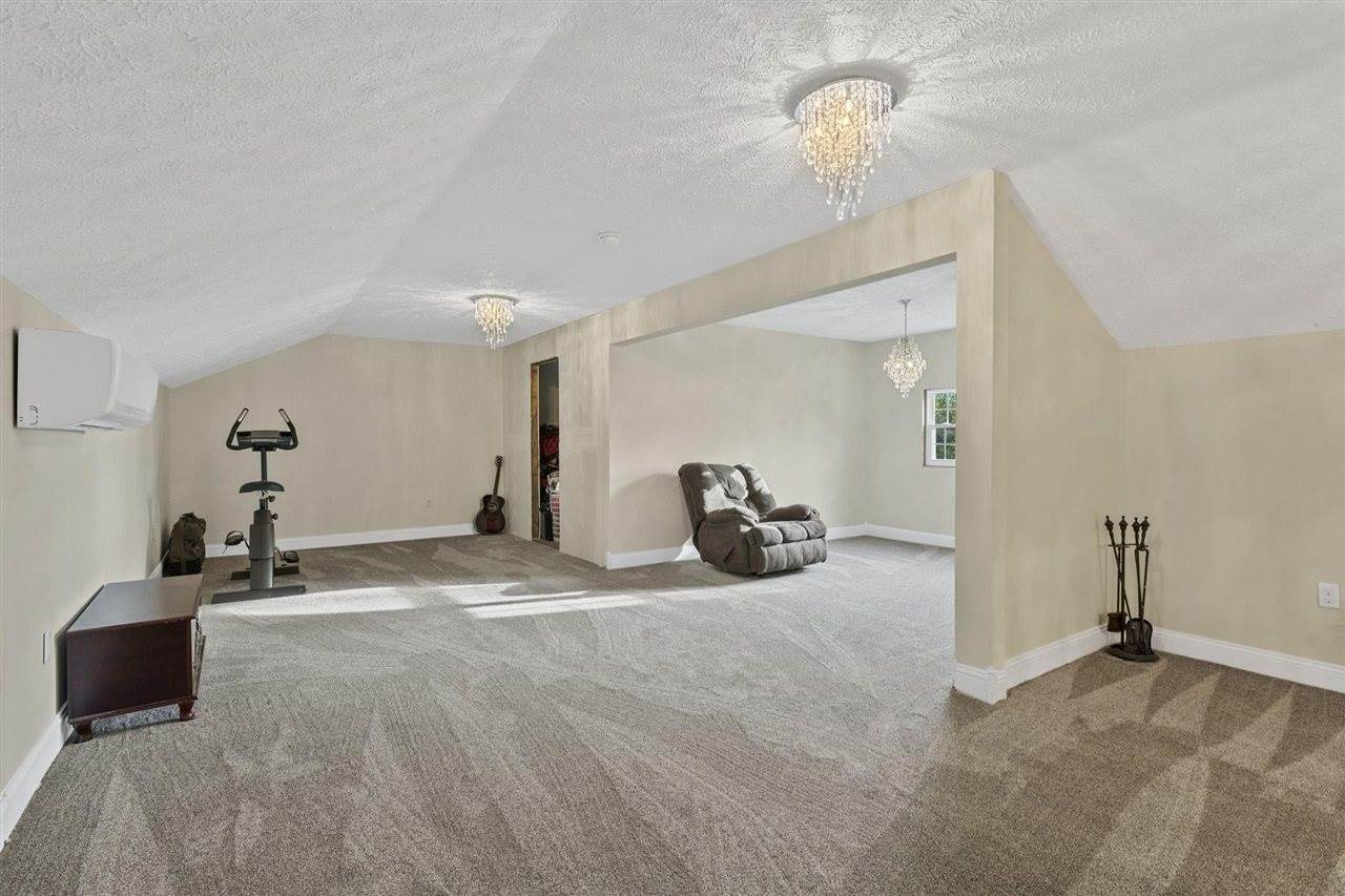 24 Nora Mae Lane, Beechmont, KY 42323