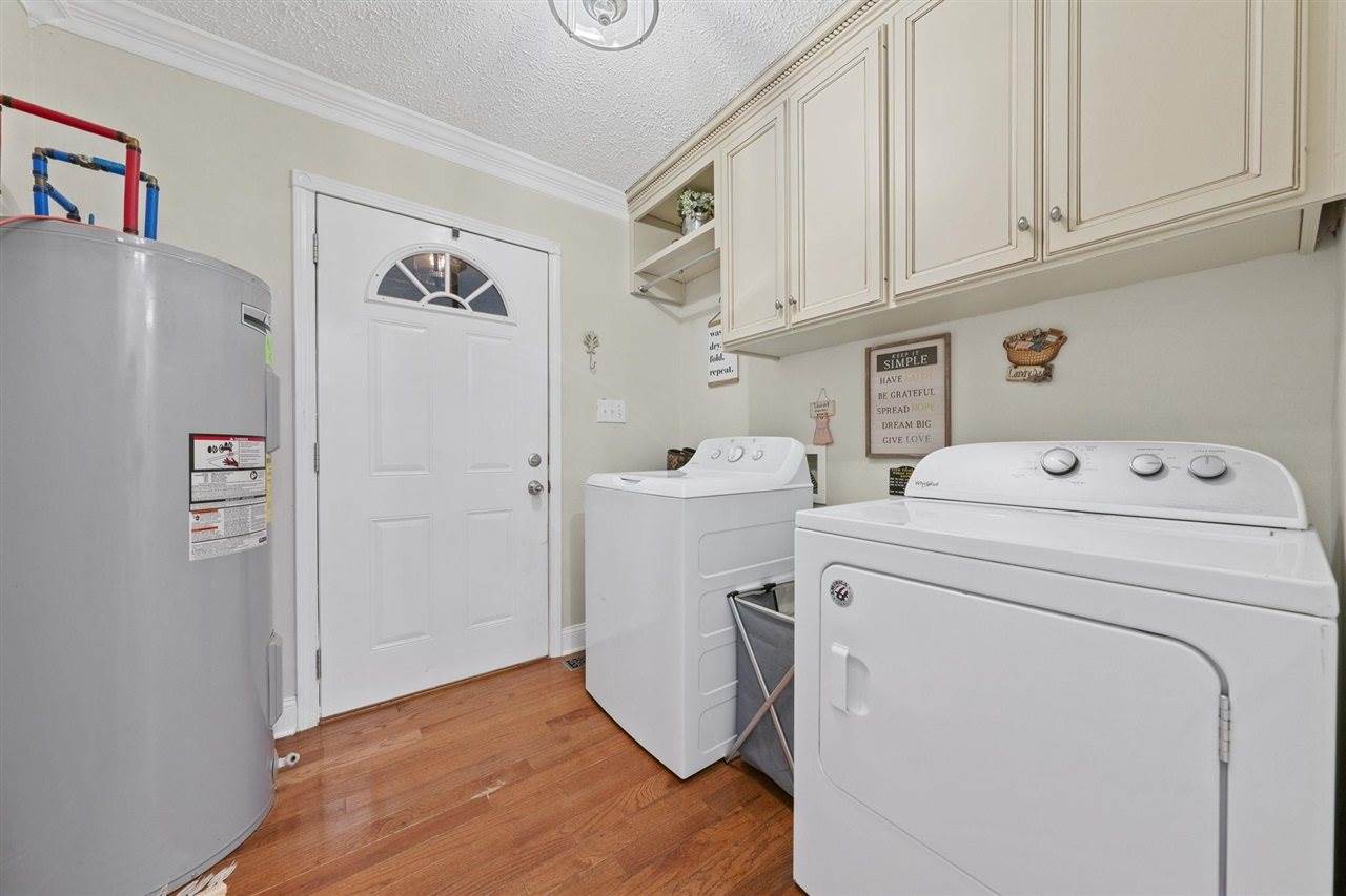 24 Nora Mae Lane, Beechmont, KY 42323