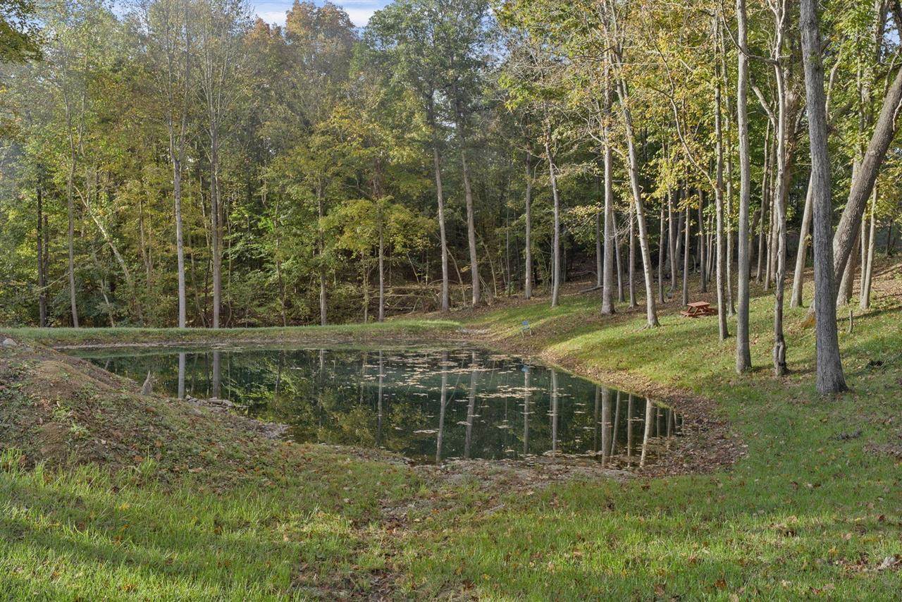 24 Nora Mae Lane, Beechmont, KY 42323