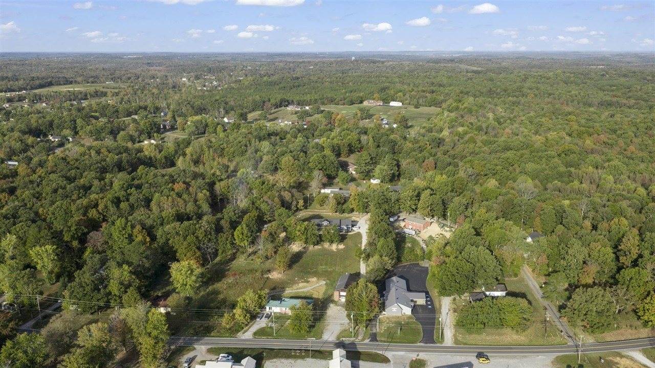 24 Nora Mae Lane, Beechmont, KY 42323