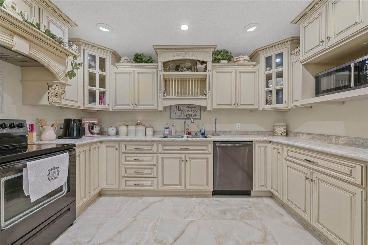 24 Nora Mae Lane, Beechmont, KY 42323