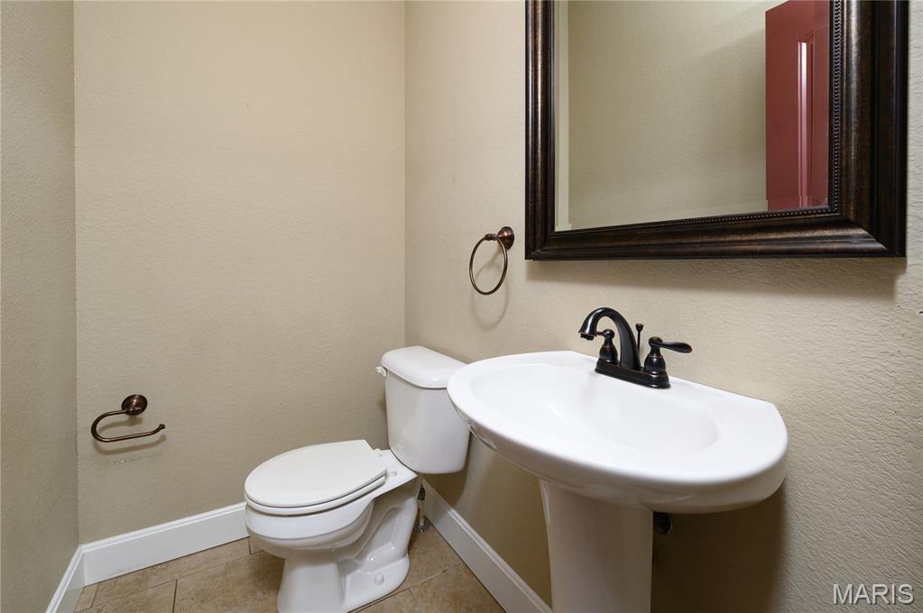 105 Paradise Street, Waynesville, MO 65583