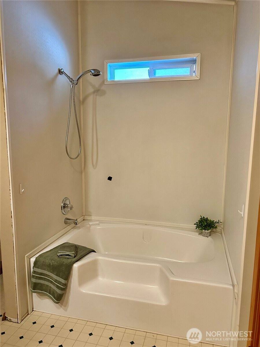 61 Kristina Lane, Shelton, WA 98584