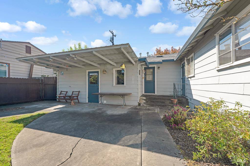 2260 Rowe Drive, Santa Rosa, CA 95403