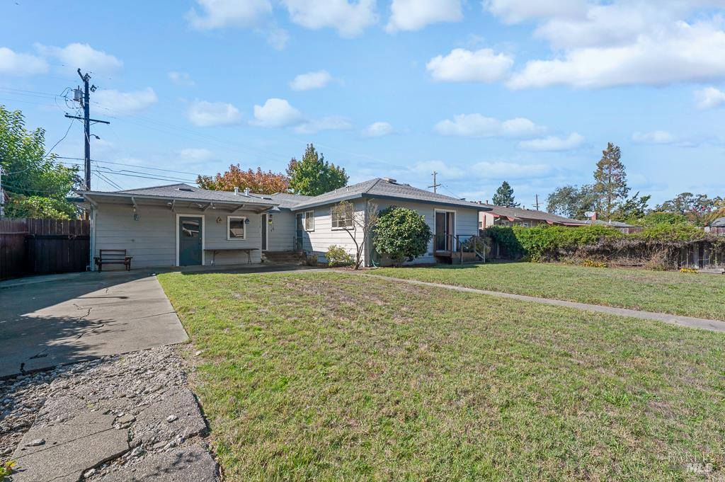 2260 Rowe Drive, Santa Rosa, CA 95403