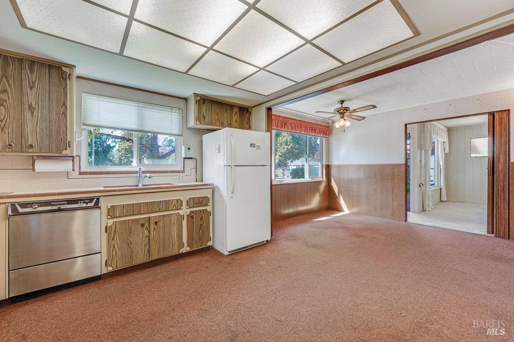 2260 Rowe Drive, Santa Rosa, CA 95403