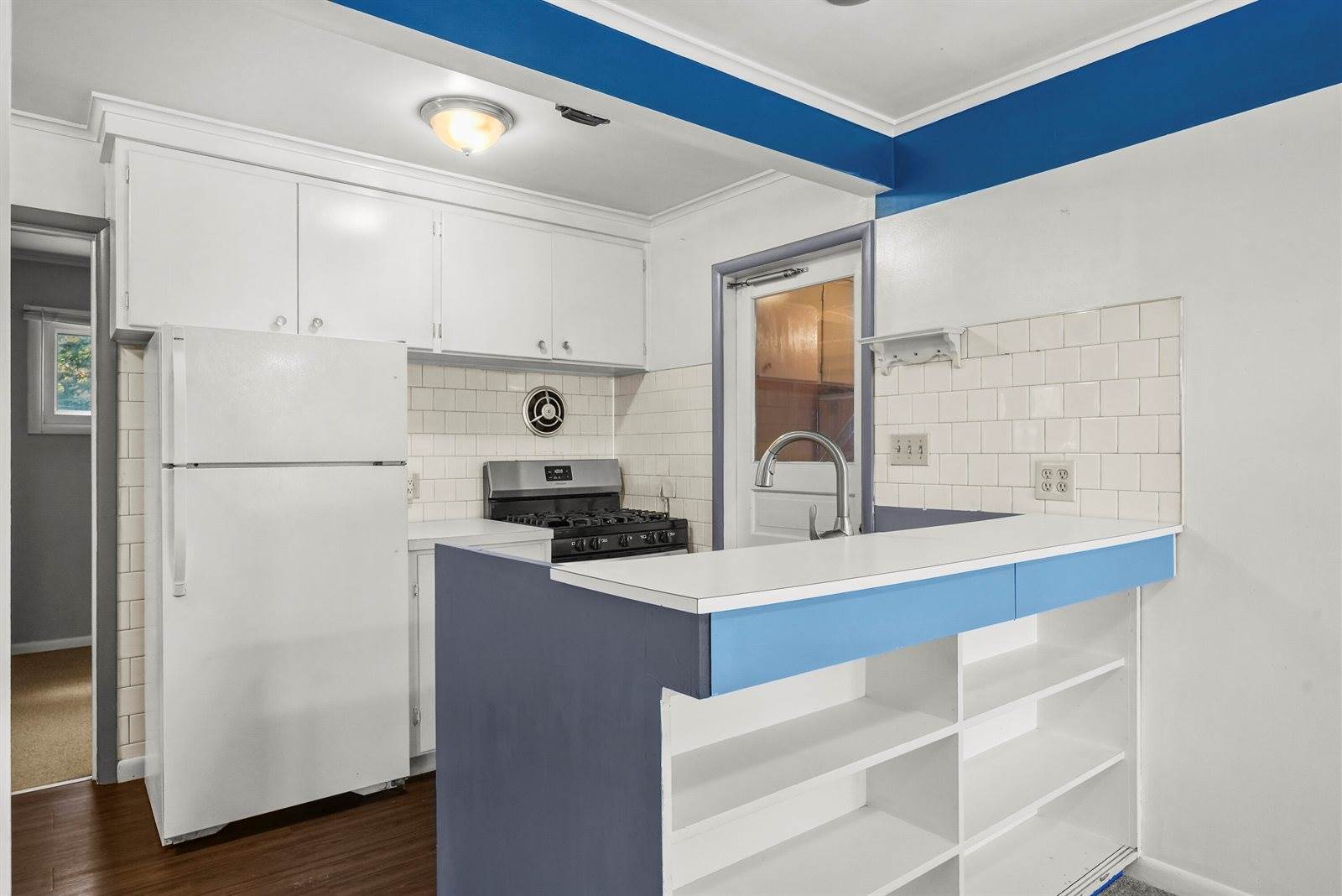 201 Beechwood Avenue, Houghton Lake, MI 48629