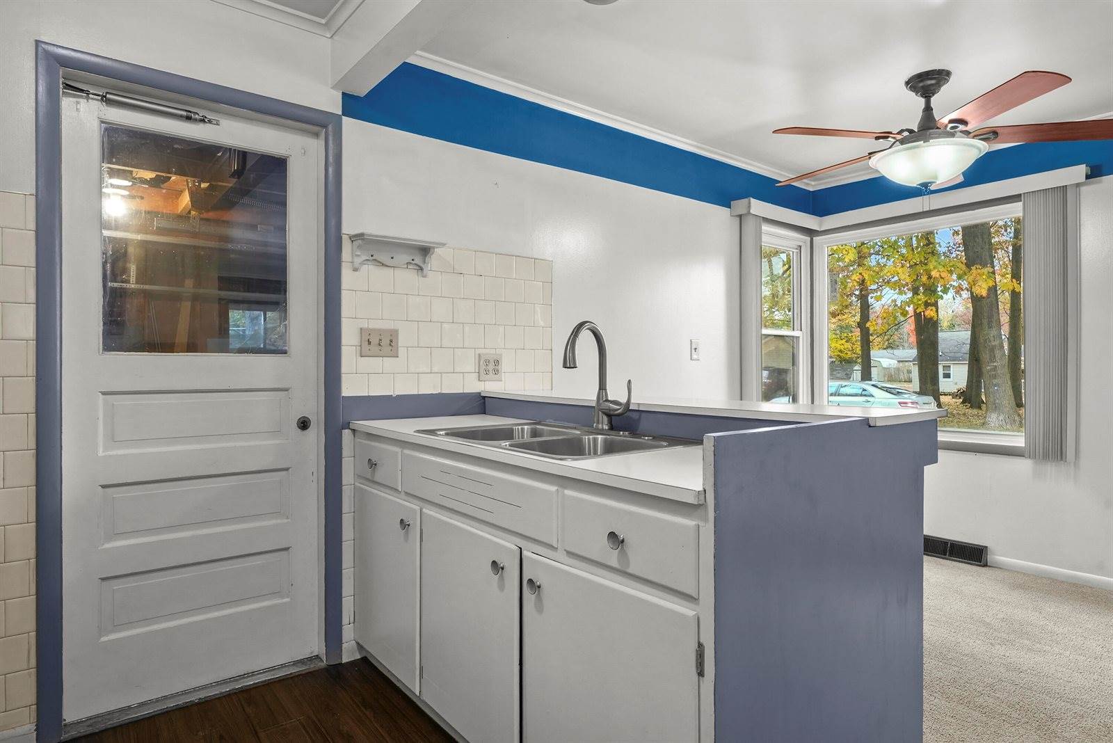 201 Beechwood Avenue, Houghton Lake, MI 48629