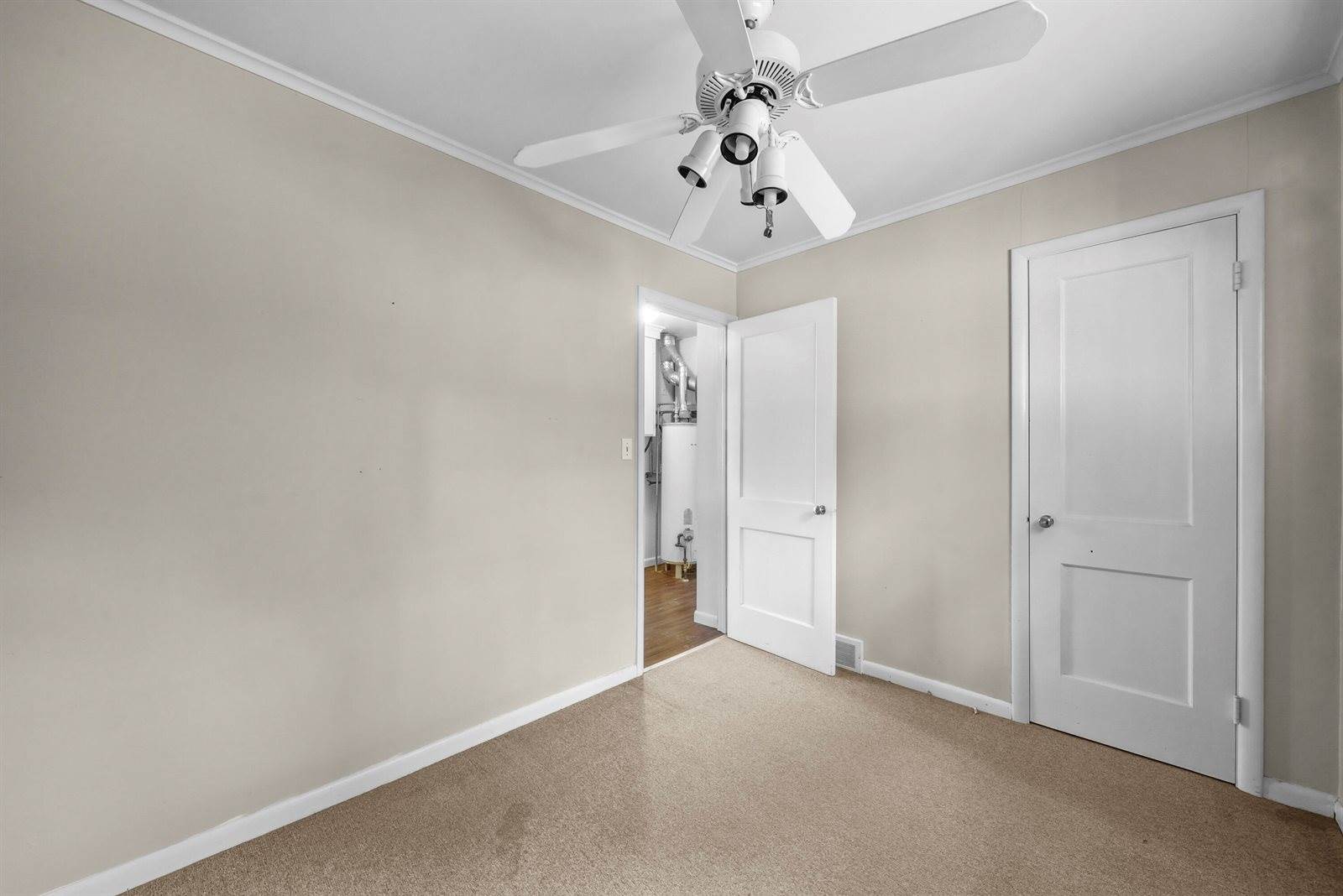 201 Beechwood Avenue, Houghton Lake, MI 48629