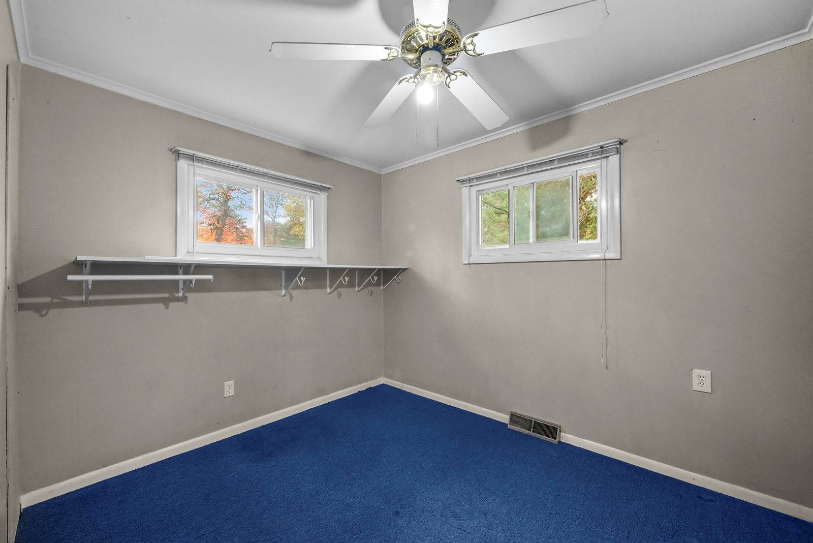 201 Beechwood Avenue, Houghton Lake, MI 48629