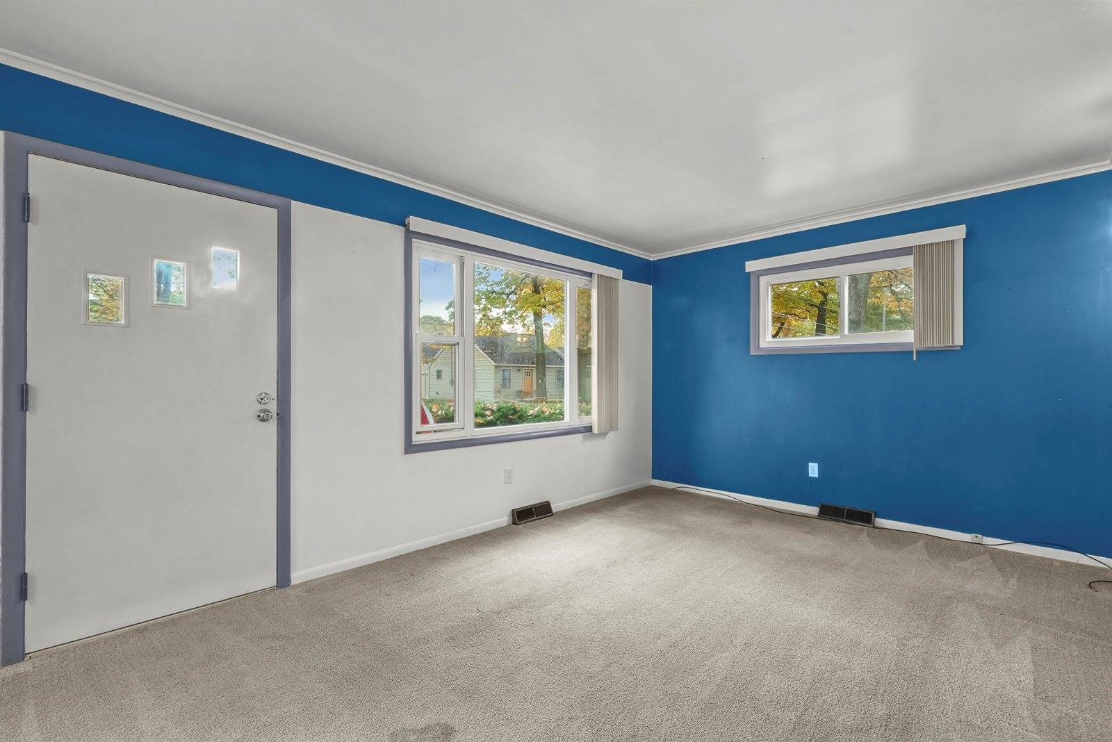 201 Beechwood Avenue, Houghton Lake, MI 48629