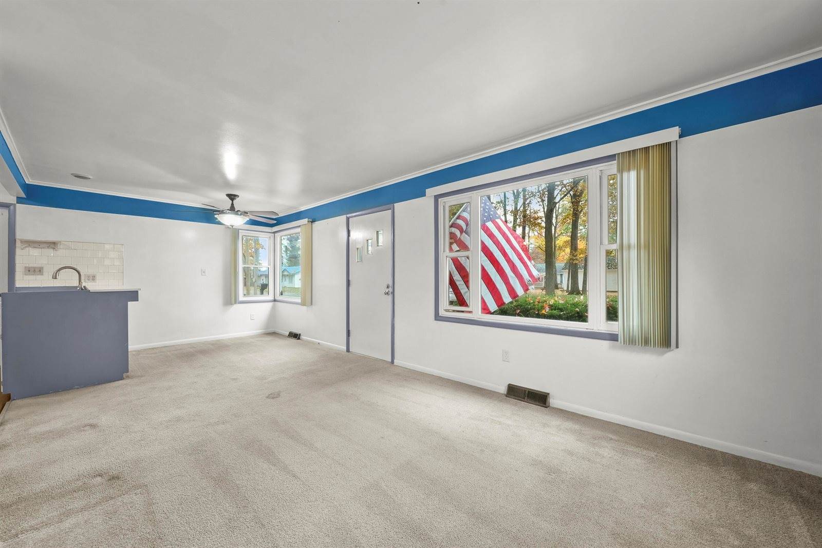 201 Beechwood Avenue, Houghton Lake, MI 48629