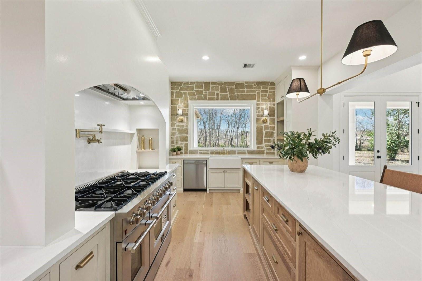 10248 Winding Branch, Chappell Hill, TX 77426