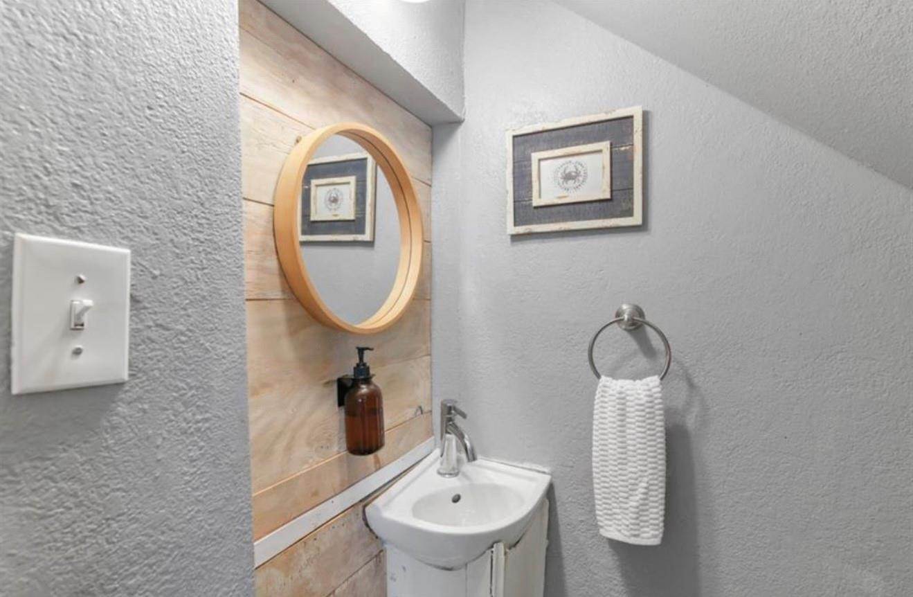 3905 Avenue L, Galveston, TX 77550