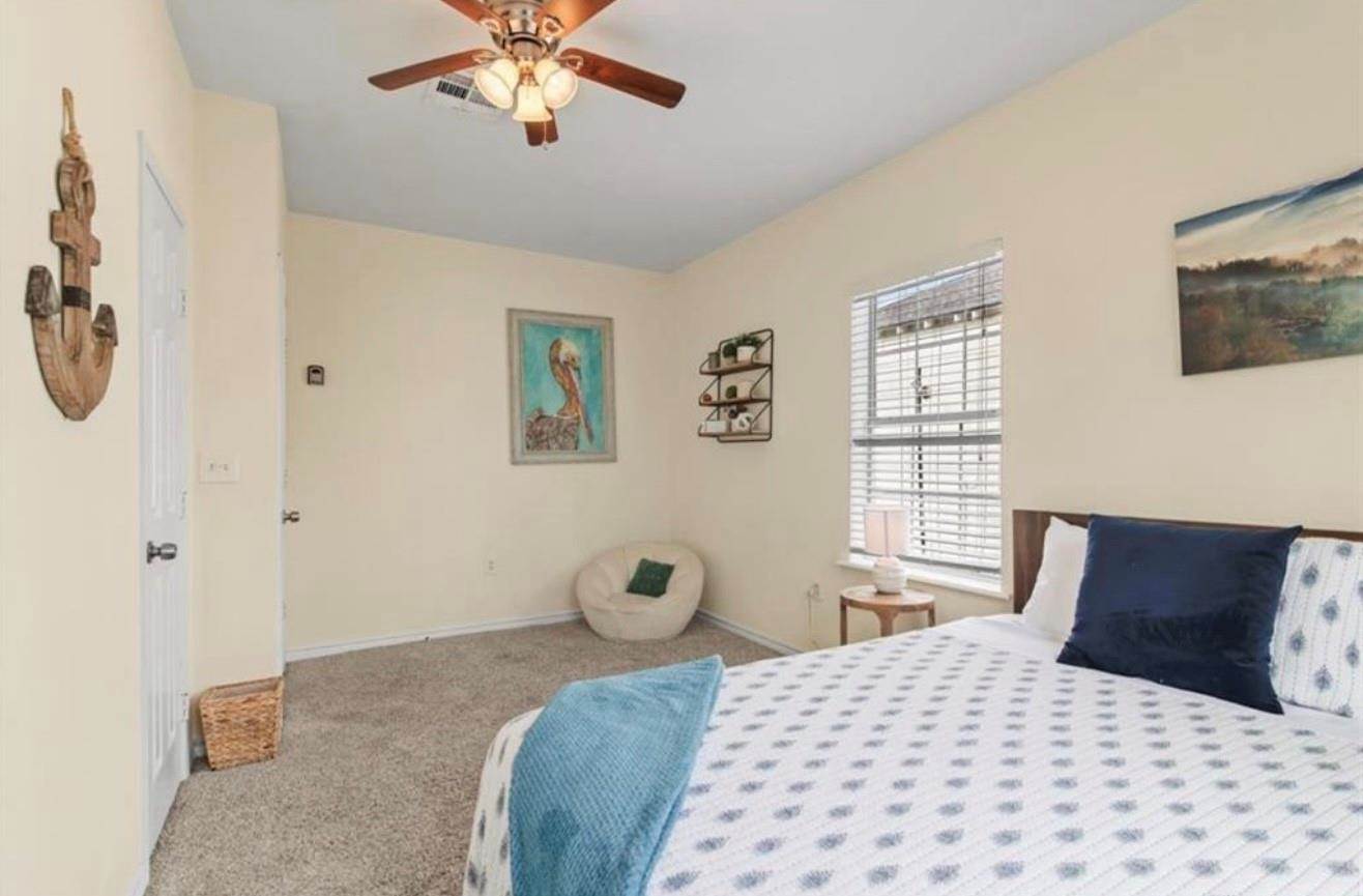 3905 Avenue L, Galveston, TX 77550