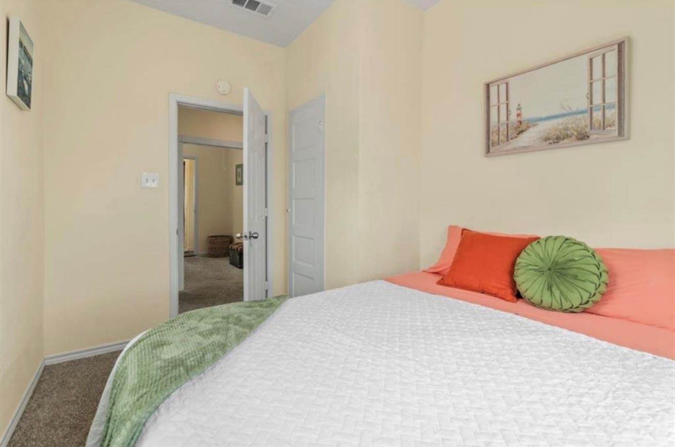 3905 Avenue L, Galveston, TX 77550