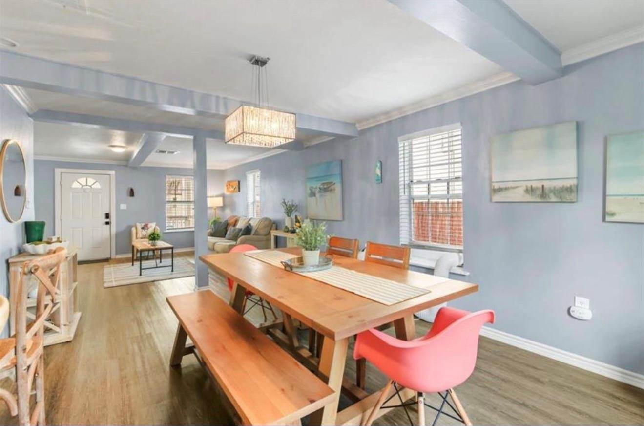 3905 Avenue L, Galveston, TX 77550