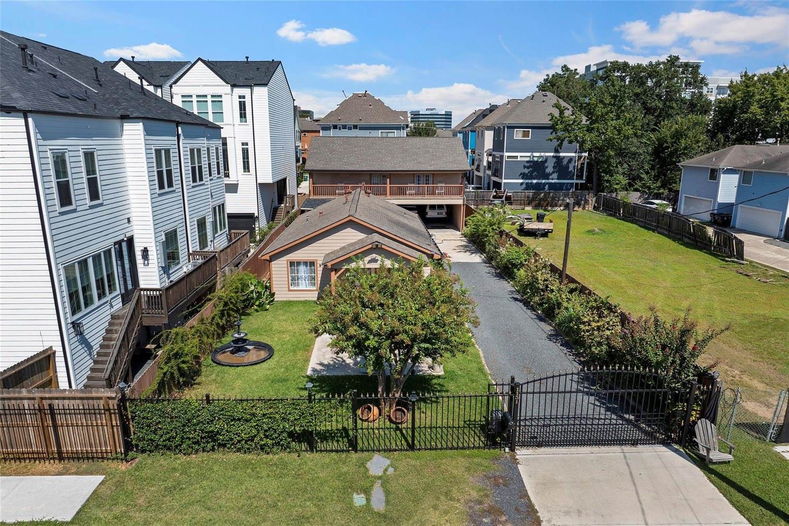 1131 West 22nd Street, Houston, TX 77008