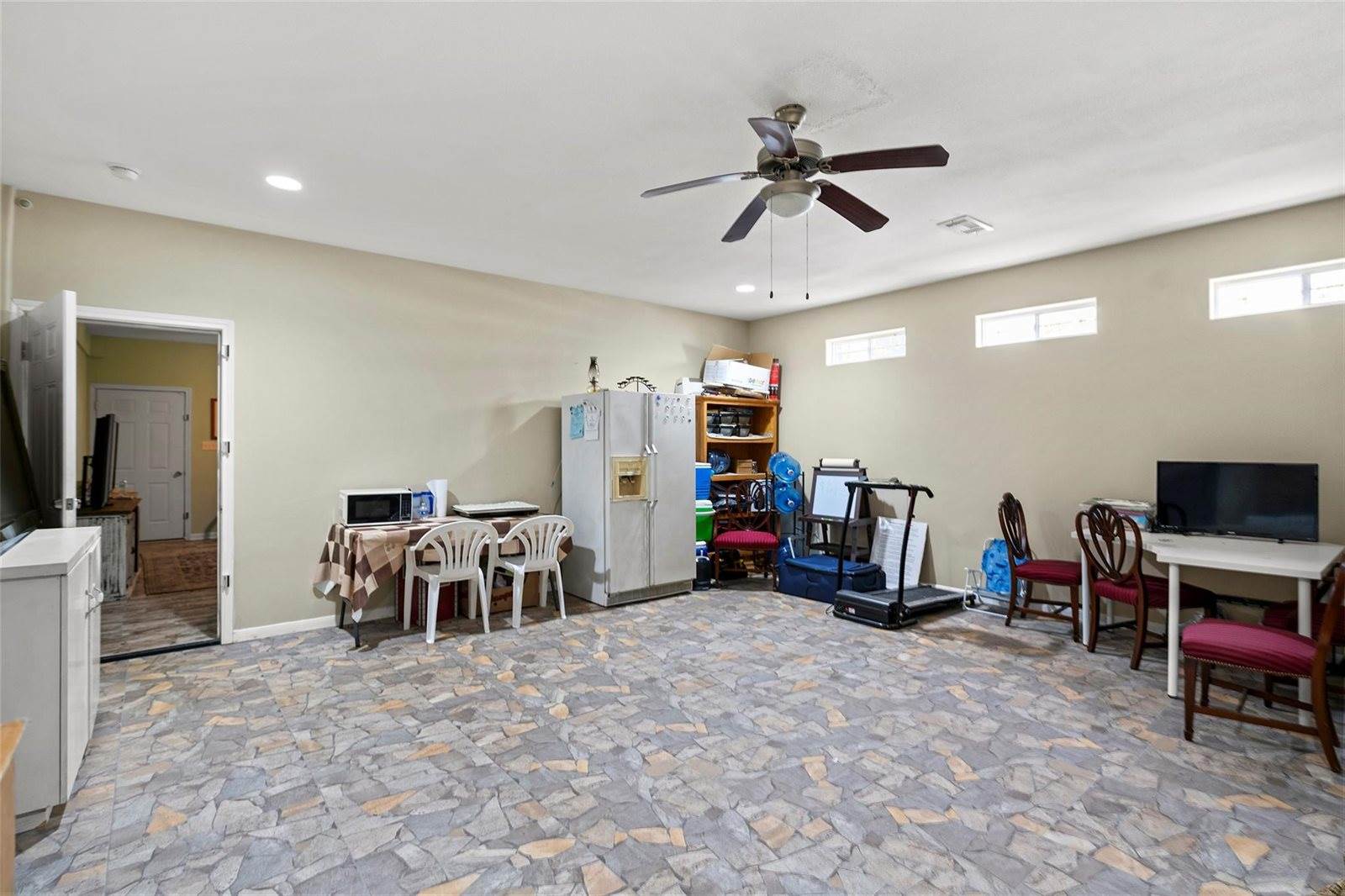 1131 West 22nd Street, Houston, TX 77008