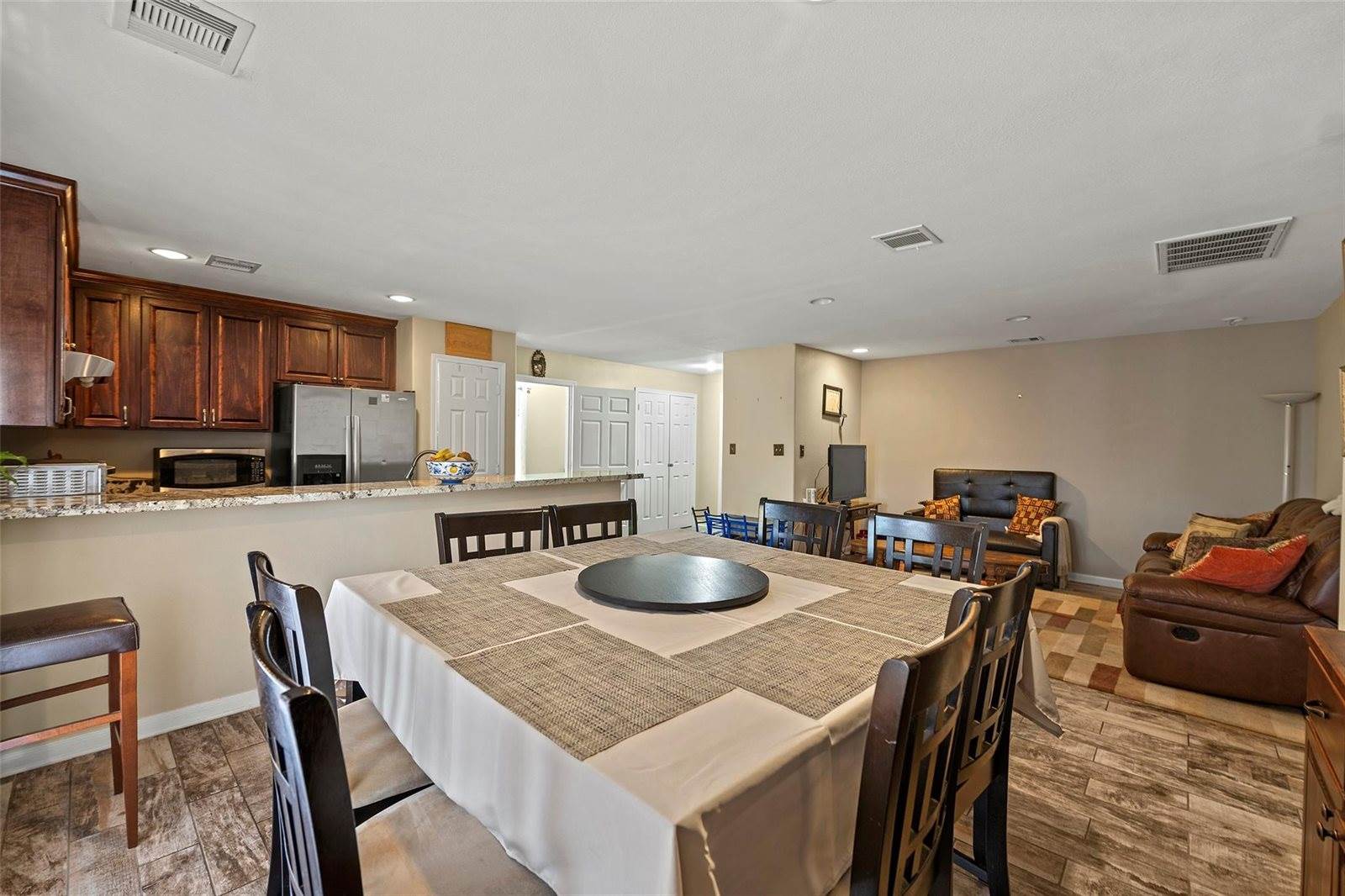 1131 West 22nd Street, Houston, TX 77008